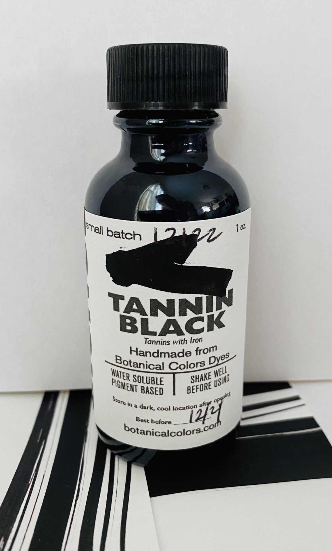Black Pigment Sign Pen @ Raw Materials Art Supplies