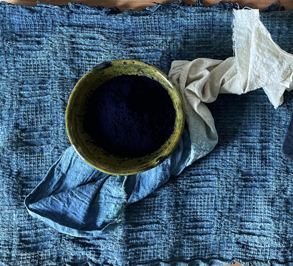 HOW TO DYE YARN WITH JAPANESE INDIGO, BLENDER METHOD, ORGANIC COLOR, BLUE GREEN